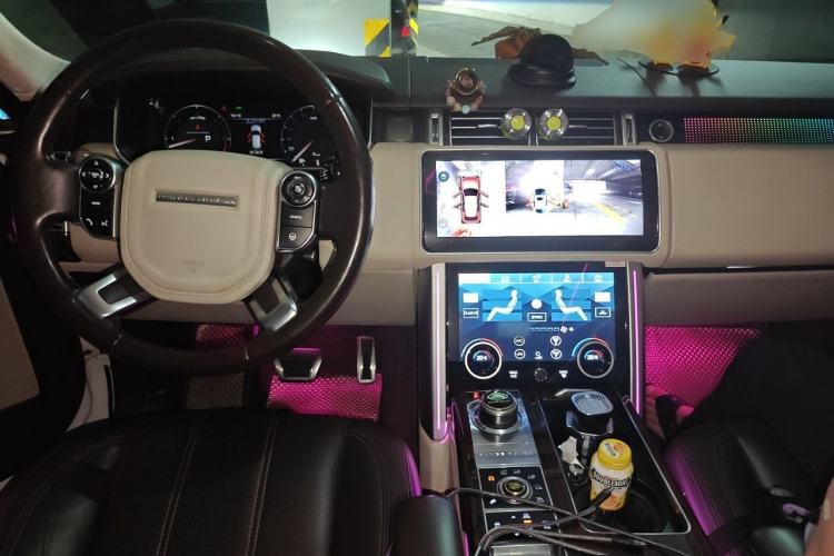 Used Land Rover Range 2013 3.0 TDV6 Vogue Center Console