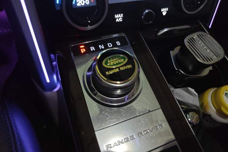 Used Land Rover Range 2013 3.0 TDV6 Vogue Gear Lever