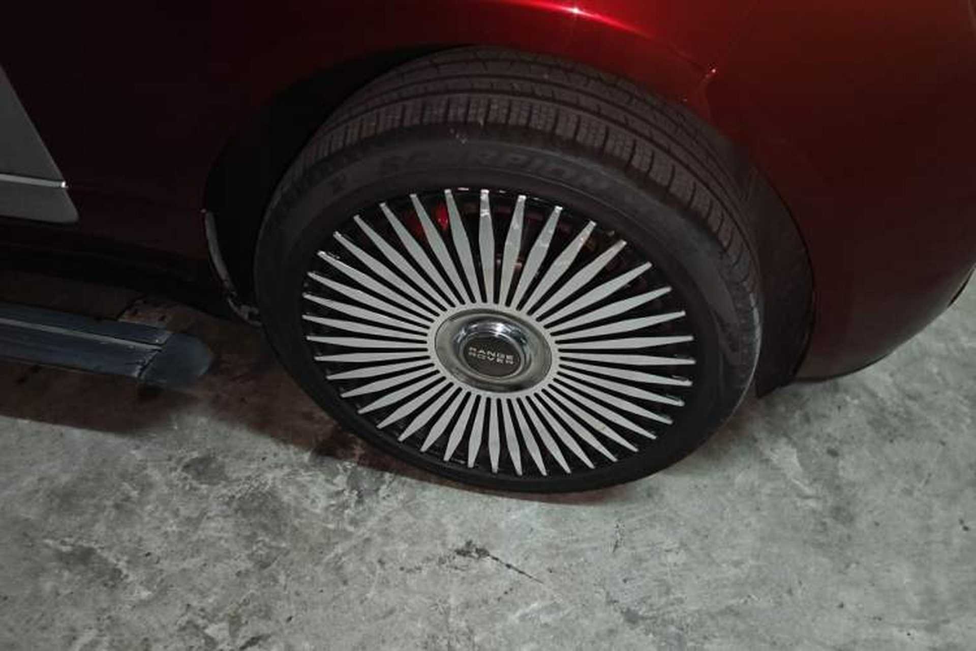 Used Land Rover Range 2013 3.0 TDV6 Vogue Right Front Wheel Hub