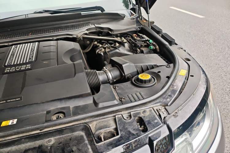 Used Land Rover Range  Engine Bay Left