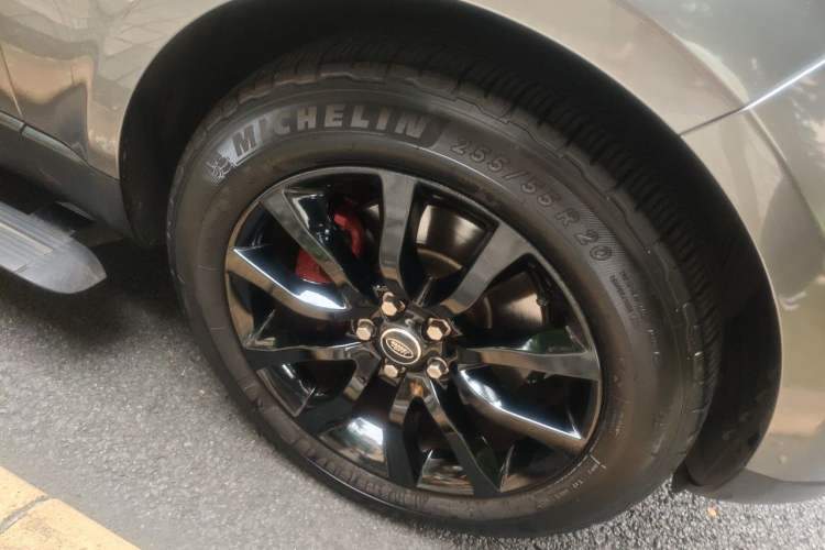 Used Land Rover Range  Right Front Wheel Hub