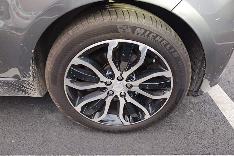 Used Land Rover Range  Right Front Wheel Hub