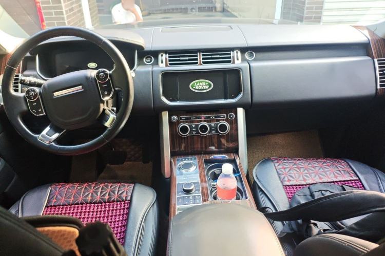 Used Land Rover Range 2013 3.0 TDV6 Vogue Center Console