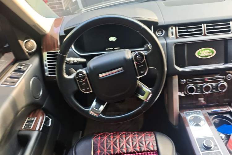 Used Land Rover Range 2013 3.0 TDV6 Vogue Steering Wheel