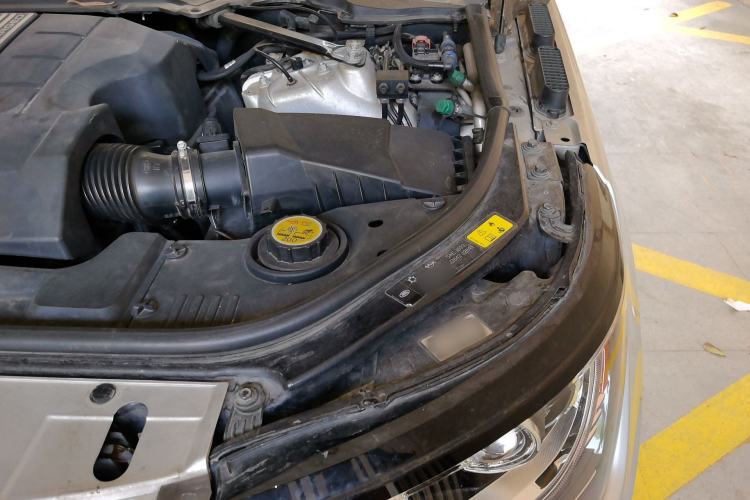 Used Land Rover Range  Engine Bay Left