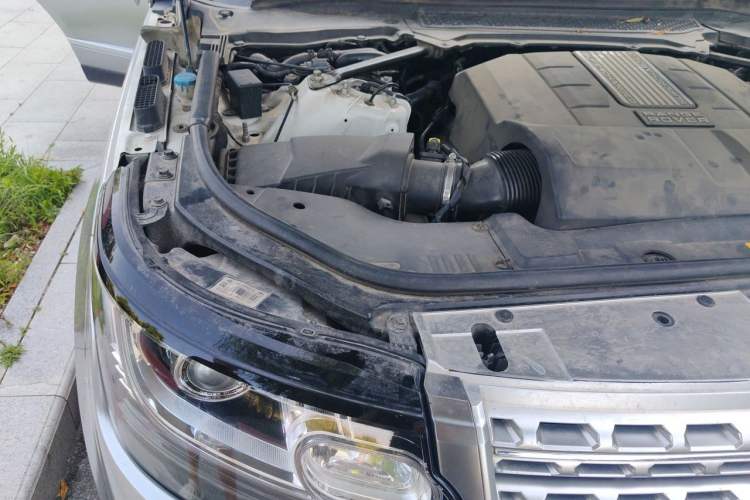 Used Land Rover Range  Engine Bay Right