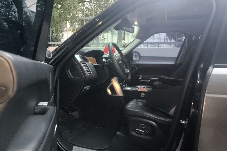 Used Land Rover Range 2013 3.0 TDV6 Vogue Left Front Seat