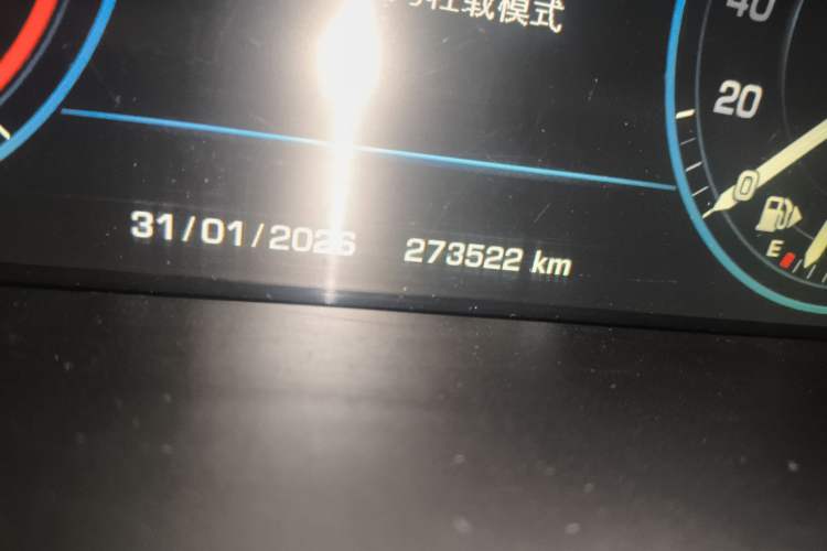 Used Land Rover Range 2013 3.0 TDV6 Vogue Odometer Close Up