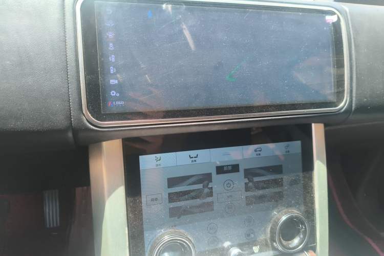 Used Land Rover Range 2013 3.0 TDV6 Vogue Audio And AC Panel