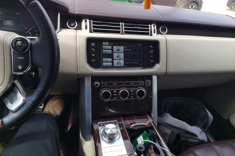 Used Land Rover Range 2013 5.0 SC V8 AB Prestige Genesis Edition Audio And AC Panel