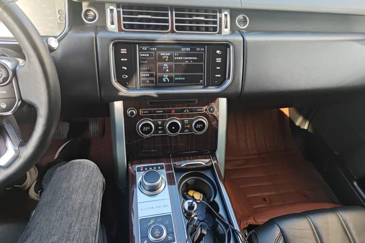 Used Land Rover Range 2013 5.0 SC V8 Vogue SE Audio And AC Panel