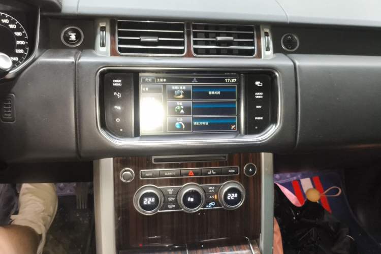 Used Land Rover Range 2013 3.0 TDV6 Vogue Audio And AC Panel