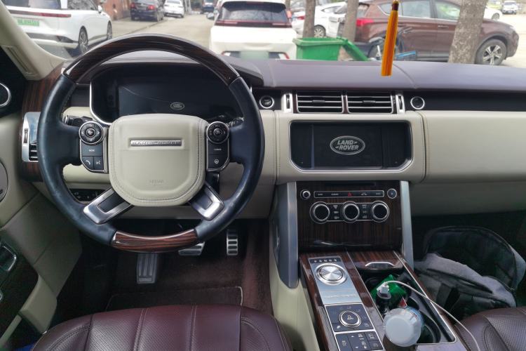 Used Land Rover Range 2013 5.0 SC V8 AB Prestige Genesis Edition Center Console