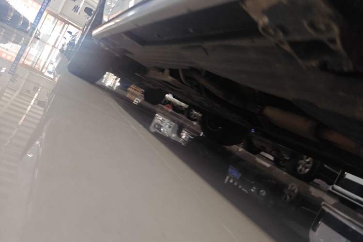 Used Land Rover Range  Chassis Rear Left