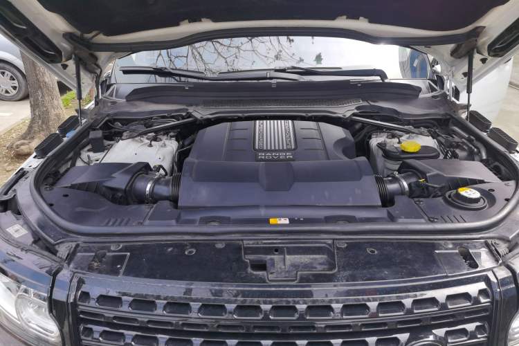 Used Land Rover Range 2013 5.0 SC V8 AB Prestige Genesis Edition Engine Bay