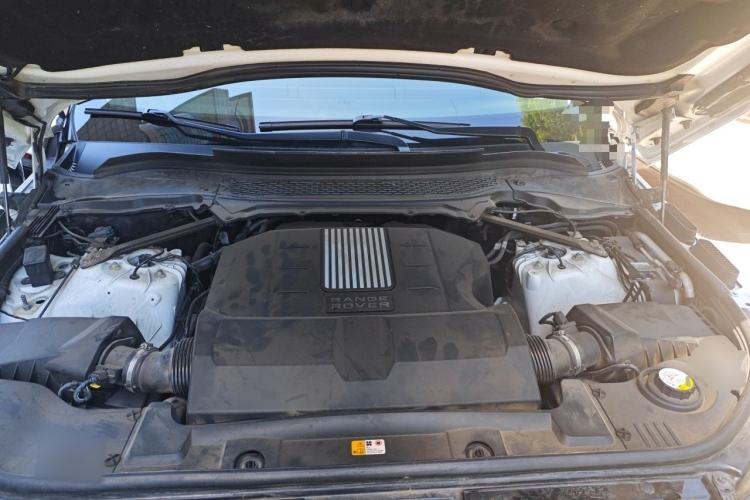 Used Land Rover Range 2013 NA 5.0 V8 Vogue Engine Bay