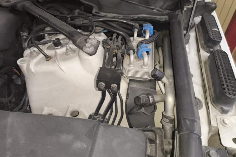 Used Land Rover Range 2013 3.0 TDV6 Vogue Engine Bay Left