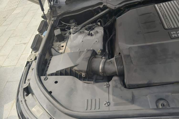 Used Land Rover Range 2013 5.0 SC V8 AB Prestige Genesis Edition Engine Bay Right