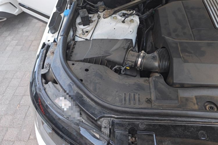 Used Land Rover Range 2013 NA 5.0 V8 Vogue Engine Bay Right