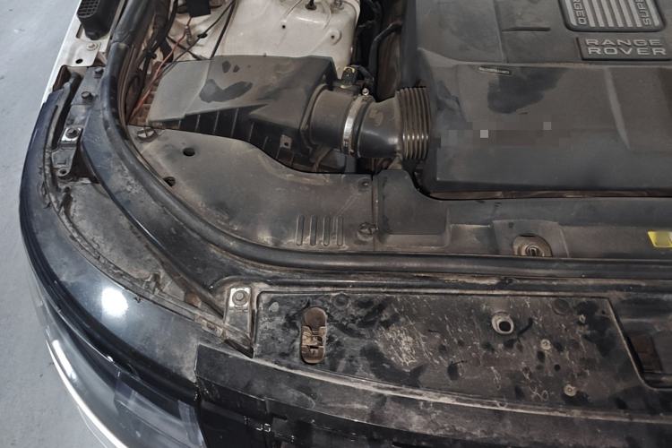 Used Land Rover Range 2013 5.0 SC V8 Vogue SE Engine Bay Right