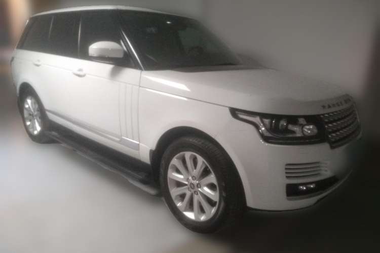 Used Land Rover Range 2013 3.0 TDV6 Vogue Front Right 45 Deg