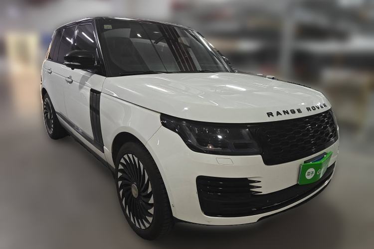Used Land Rover Range 2013 5.0 SC V8 Vogue SE Front Right 45 Deg