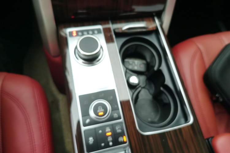 Used Land Rover Range 2013 3.0 TDV6 Vogue Gear Lever