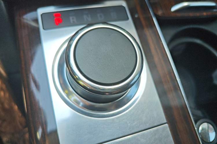 Used Land Rover Range 2013 NA 5.0 V8 Vogue Gear Lever