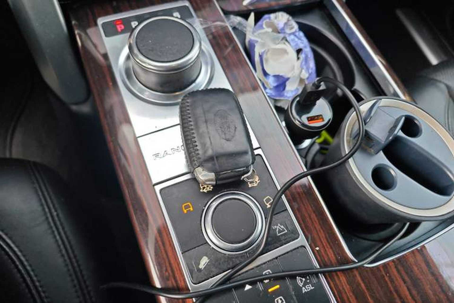 Used Land Rover Range 2013 3.0 TDV6 Vogue Gear Lever