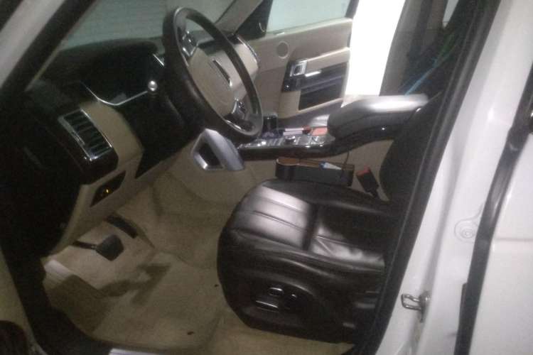 Used Land Rover Range 2013 3.0 TDV6 Vogue Left Front Seat
