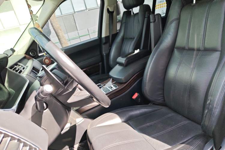 Used Land Rover Range 2013 3.0 TDV6 Vogue Left Front Seat