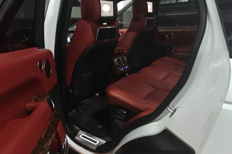 Used Land Rover Range 2013 5.0 SC V8 Vogue SE Left Rear Seat