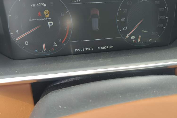 Used Land Rover Range 2013 5.0 SC V8 AB Prestige Genesis Edition Odometer Close Up