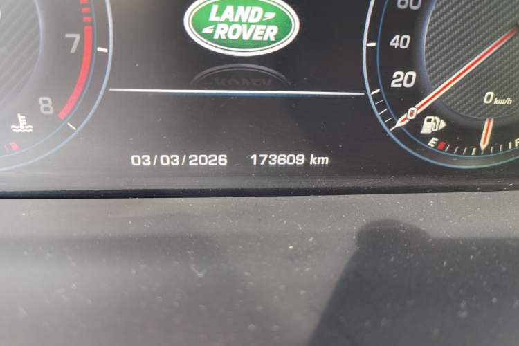 Used Land Rover Range 2013 5.0 SC V8 AB Prestige Genesis Edition Odometer Close Up