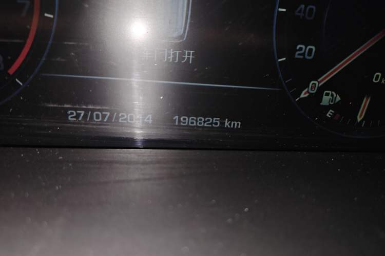 Used Land Rover Range 2013 5.0 SC V8 Vogue SE Odometer Close Up