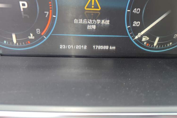 Used Land Rover Range 2013 5.0 SC V8 AB Prestige Genesis Edition Odometer Close Up