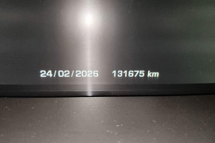 Used Land Rover Range 2013 3.0 TDV6 Vogue Odometer Close Up