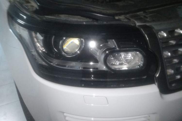 Used Land Rover Range 2013 3.0 TDV6 Vogue Right Front Headlight