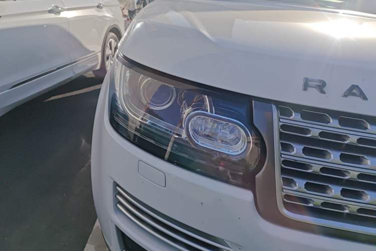 Used Land Rover Range 2013 5.0 SC V8 Vogue SE Right Front Headlight