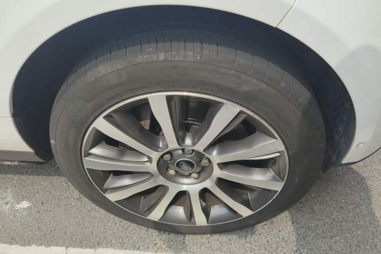 Used Land Rover Range 2013 5.0 SC V8 AB Prestige Genesis Edition Right Front Wheel Hub