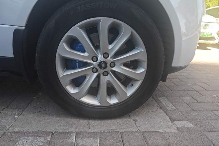 Used Land Rover Range 2013 NA 5.0 V8 Vogue Right Front Wheel Hub