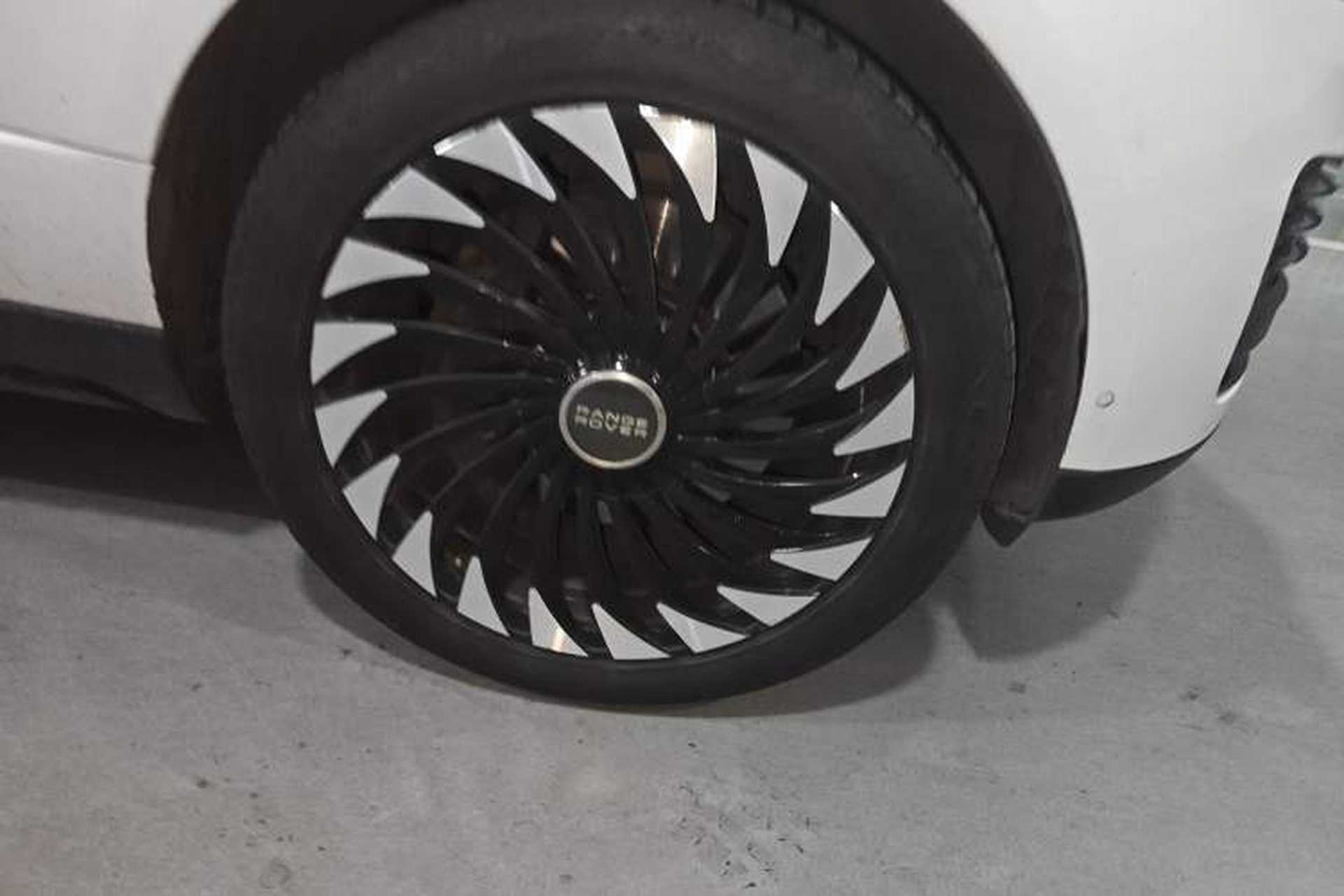 Used Land Rover Range 2013 5.0 SC V8 Vogue SE Right Front Wheel Hub