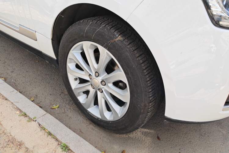 Used Land Rover Range 2013 3.0 TDV6 Vogue Right Front Wheel Hub