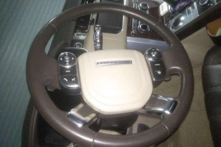 Used Land Rover Range 2013 3.0 TDV6 Vogue Steering Wheel