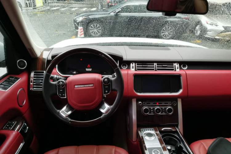 Used Land Rover Range 2013 3.0 TDV6 Vogue Steering Wheel