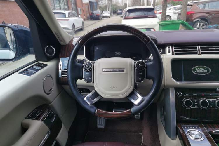 Used Land Rover Range 2013 5.0 SC V8 AB Prestige Genesis Edition Steering Wheel