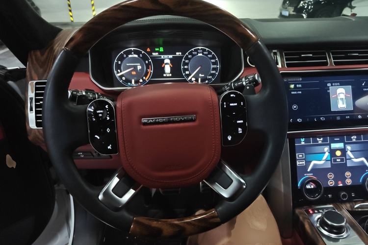 Used Land Rover Range 2013 5.0 SC V8 Vogue SE Steering Wheel