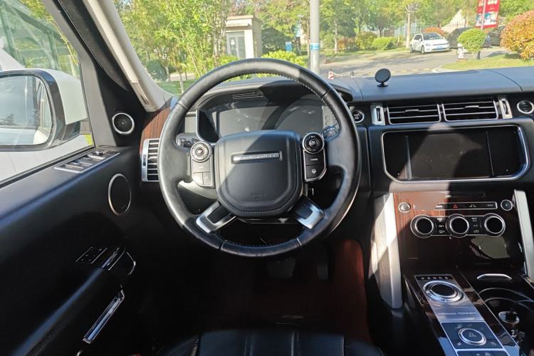 Used Land Rover Range 2013 5.0 SC V8 Vogue SE Steering Wheel