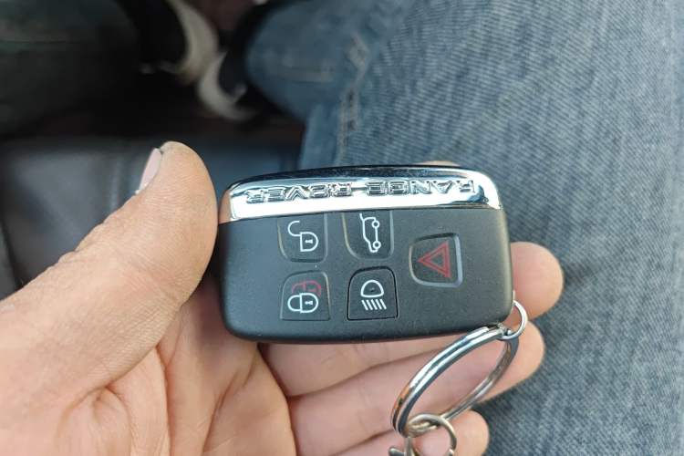 Used Land Rover Range 2013 5.0 SC V8 Vogue SE Vehicle Key