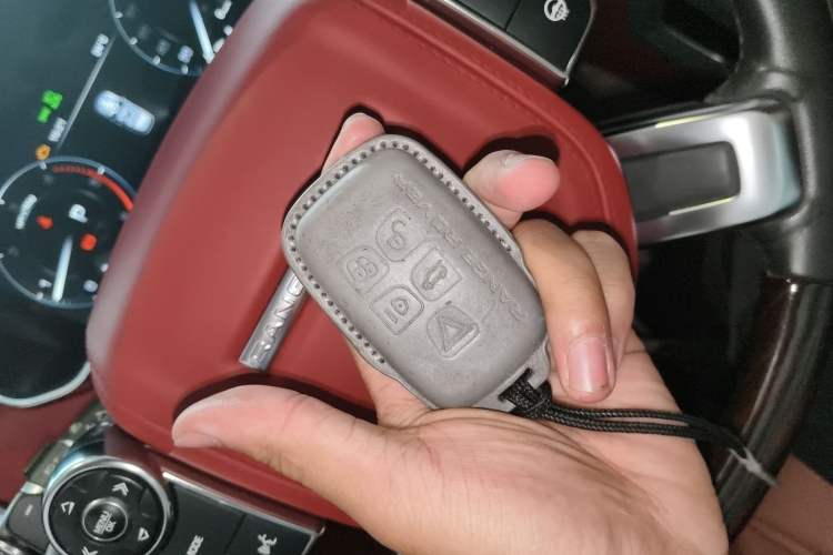 Used Land Rover Range 2013 3.0 TDV6 Vogue Vehicle Key